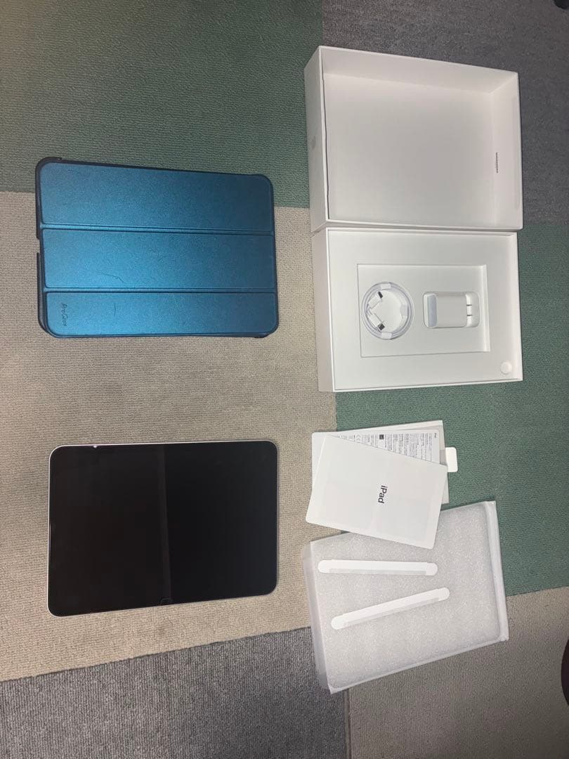 iPad 10.9インチ 第10世代 Wi-Fi 64GB シルバー ケース付き