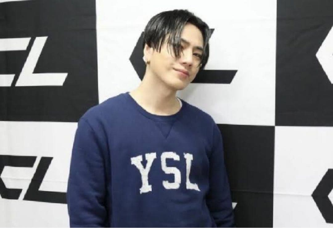 YSL ネイビー クルーネック トレーナー