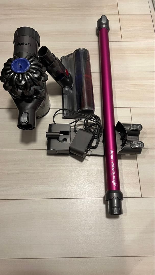 Dyson コードレスクリーナー　V6 fluffy origin