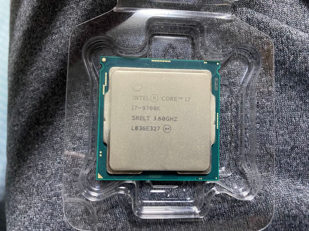 Intel Core i7-9700k CPU のみ