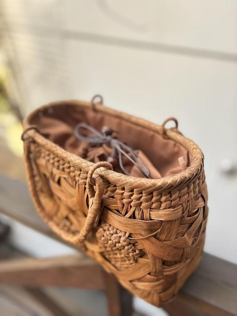 山葡萄　手作り　かごバッグ　乱れ編み、花編み　オリジナルデザイン