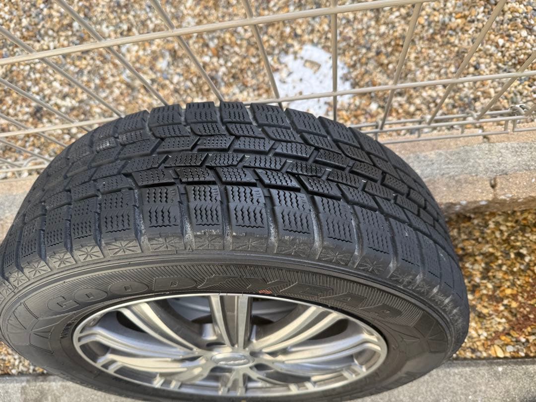 スタッドレスタイヤ　195/65/R15 アイスナビ①