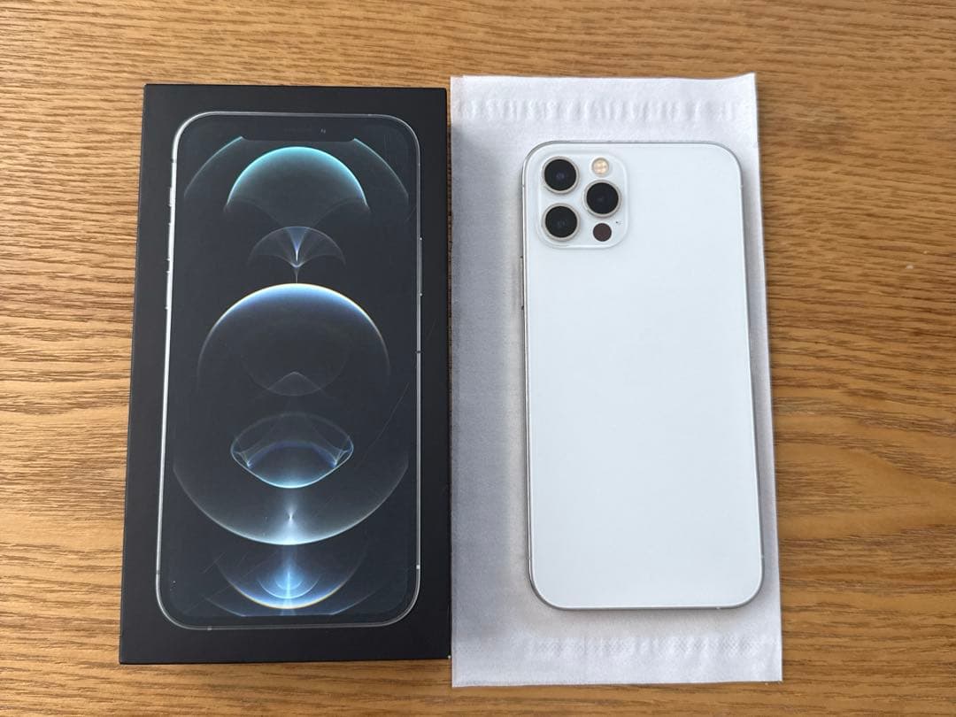 iPhone12 Pro シルバー　256GB