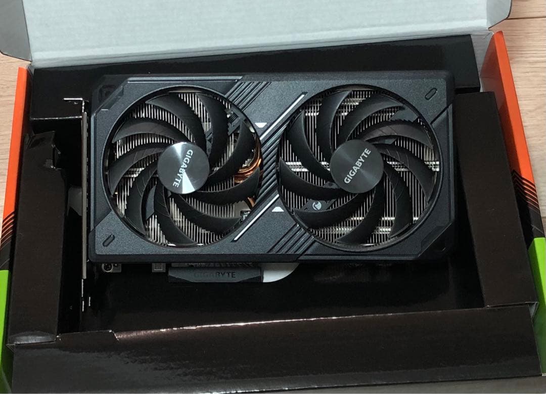 美品 GIGABYTE GEFORCE RTX5060Ti