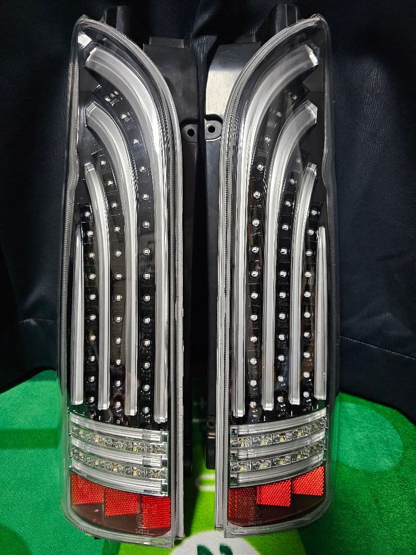 ハイエース200系、ヘリオステールランプ 球切れアリ