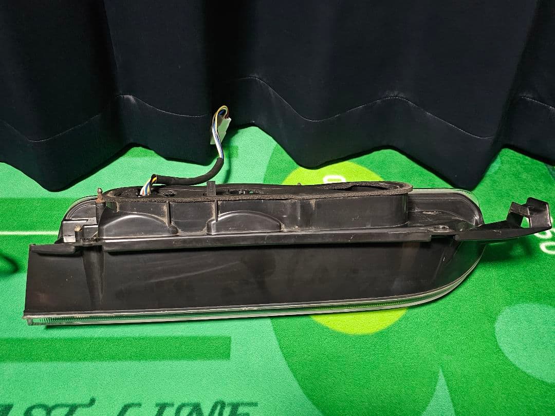 ハイエース200系、ヘリオステールランプ 球切れアリ