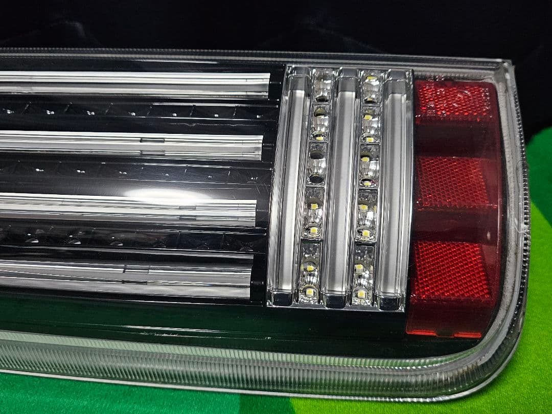 ハイエース200系、ヘリオステールランプ 球切れアリ