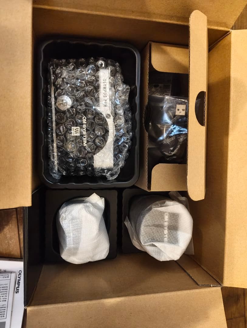 【新品未使用】OLYMPUS PEN E-P7 本体 + レンズ2本