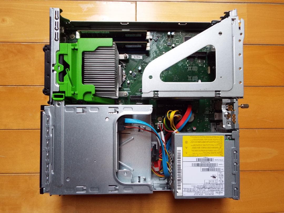 Windowsデスクトップ ESPRIMO D588/T i3-8100 16G SSD256G+HDD