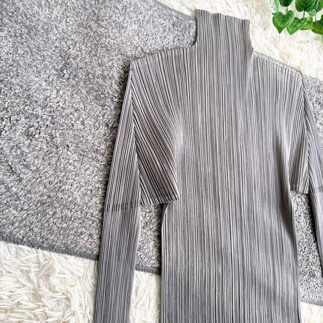 美品　日本製　プリーツプリーズ　長袖　カットソー　イッセイミヤケ　グレー