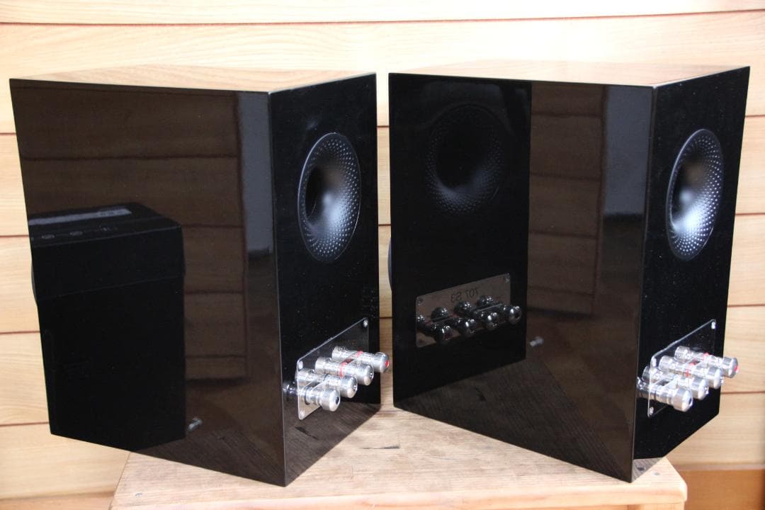 Bowers & Wilkins 707 S3 グロスブラック