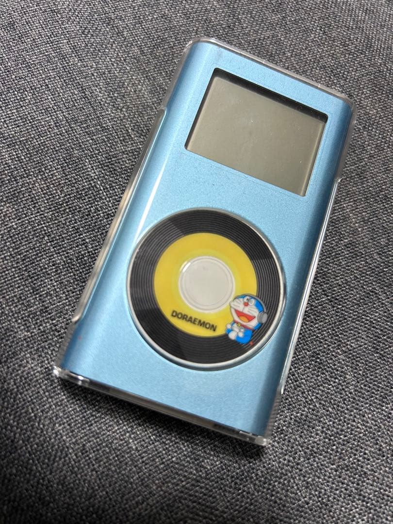 希少　Apple iPod 16GB ドラえもんデザイン 青　本体のみ
