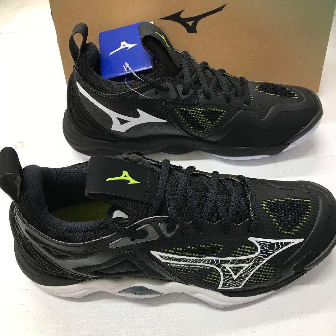 ミズノ　バレーボールシューズ　23.5cm ウエーブモーメンタム