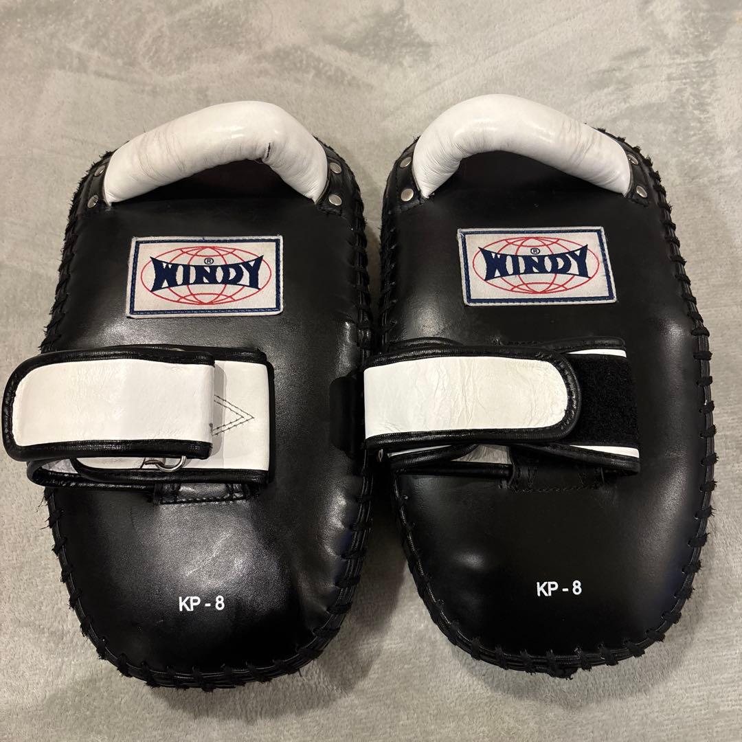 WINDY KP-8 キックミット 黒/白