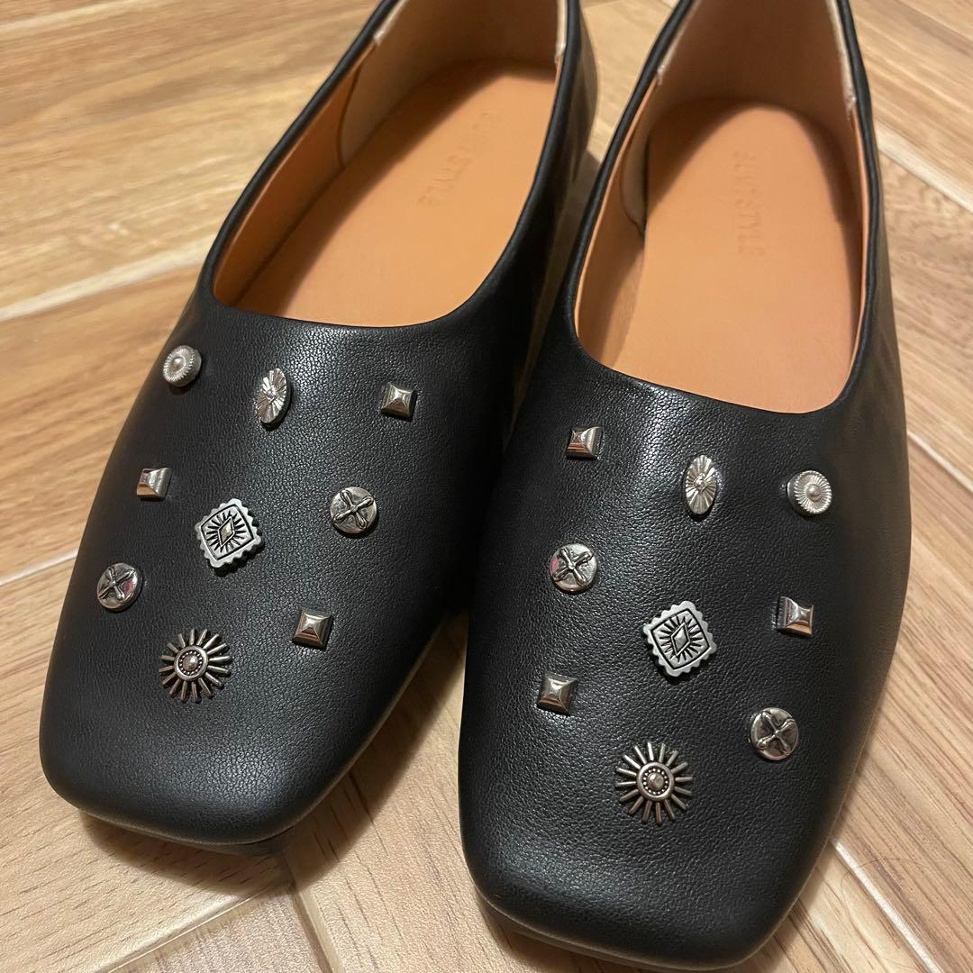 イアパピヨネ　スタッズパンプス