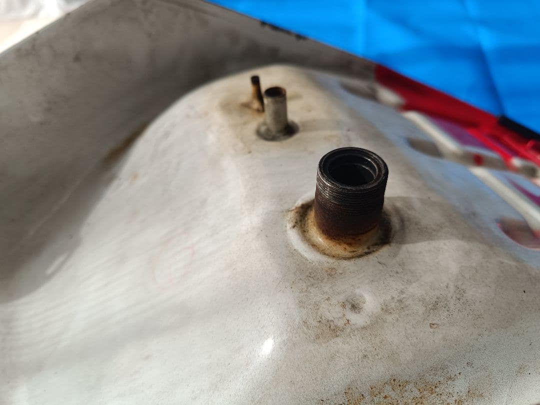 MC21 フューエルタンク　ガソリン ホンダ　 NSR250 赤白　内部はキレイ