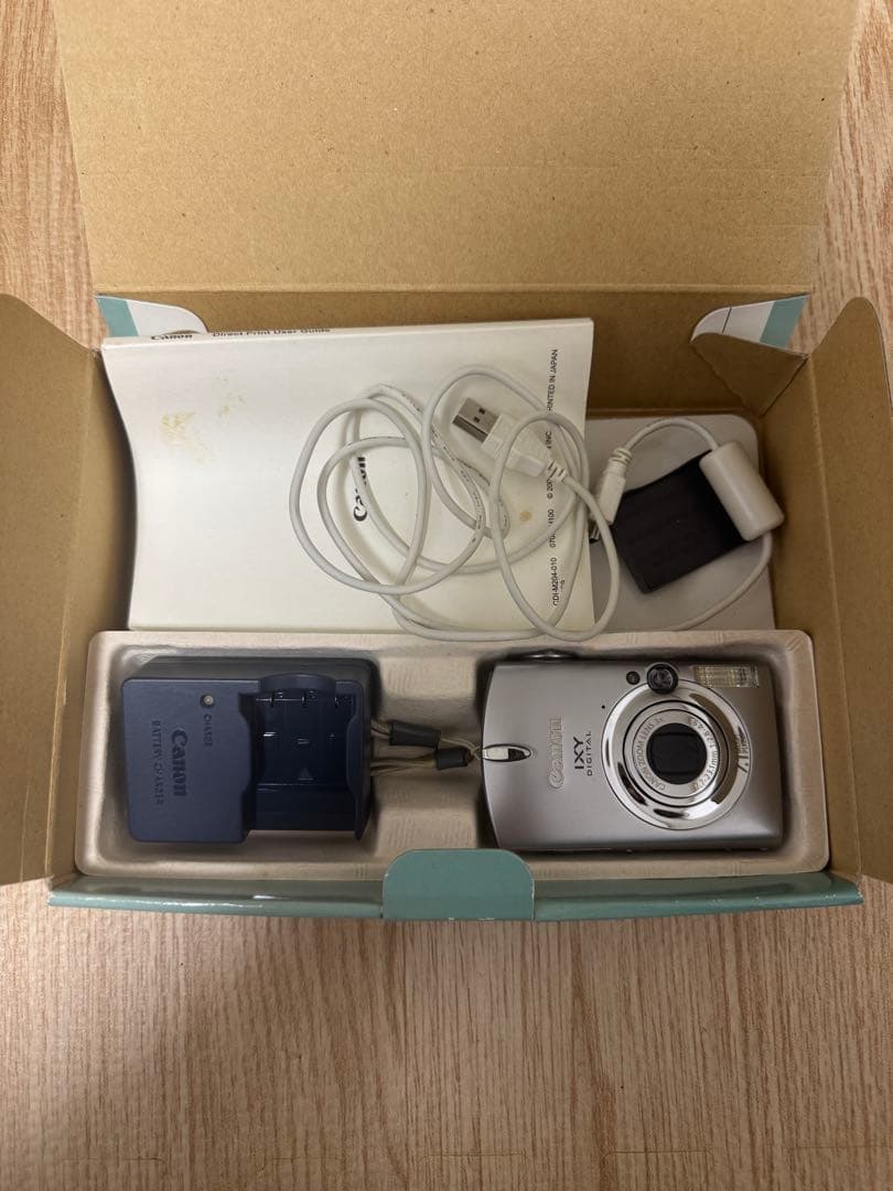 CANON キャノン IXY 700 デジカメ コンデジ 箱付き シルバー