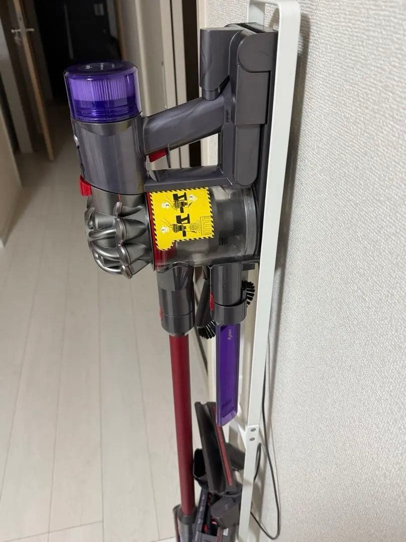 ダイソン Dyson V8 Slim Fluffy SV10KSLM 台座付き