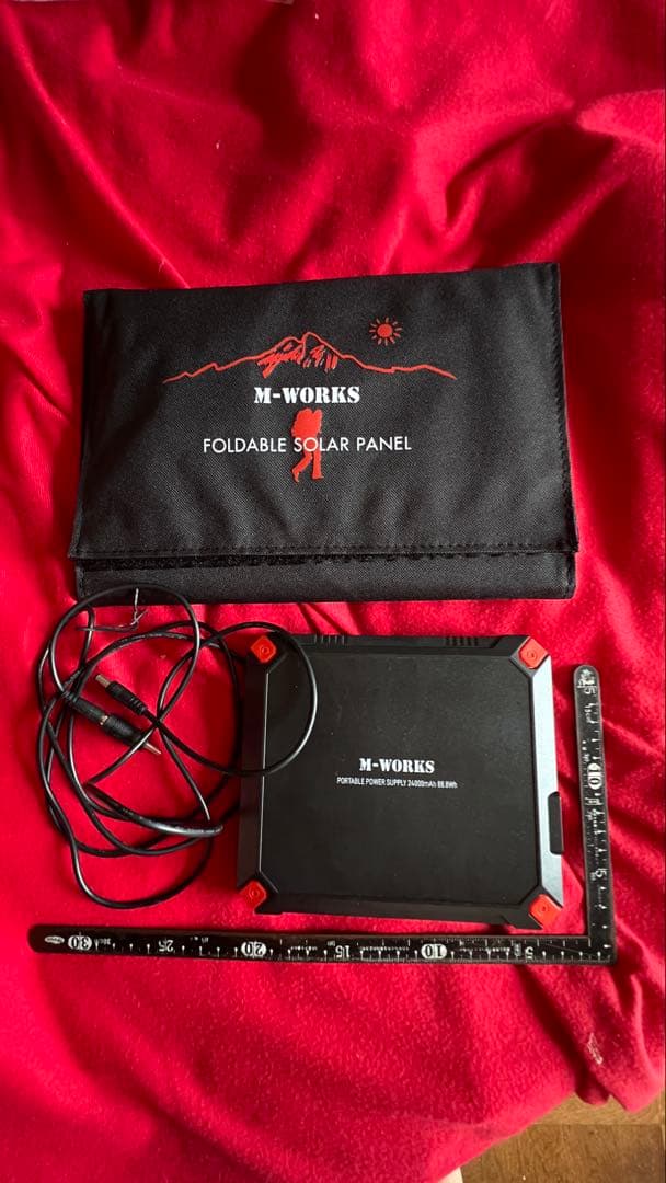 ☆新品☆ ほぼ新品↔︎稼働するかチェックのみ！ソーラーパネル&ポータブル電源セット