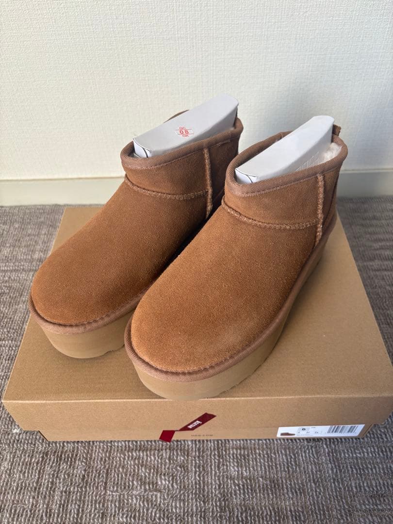 【新品未開封】UGG　Classic Ultra Mini Platform