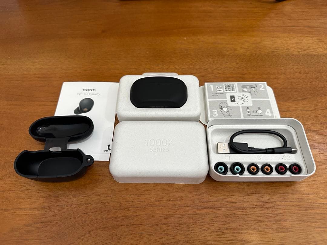 Sony WF-1000XM5 & UNIQのイヤホンケースはおまけ