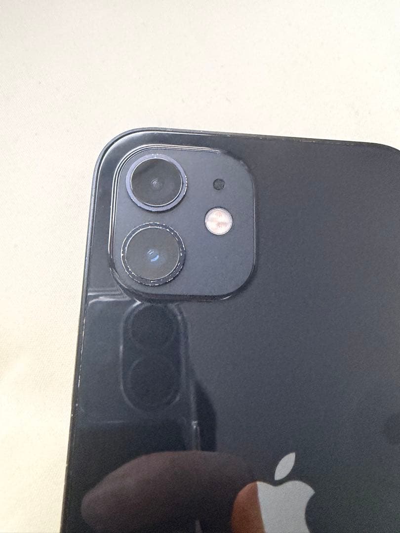 Apple iPhone 12 ブラック 本体 SIMフリー 充電容量73%