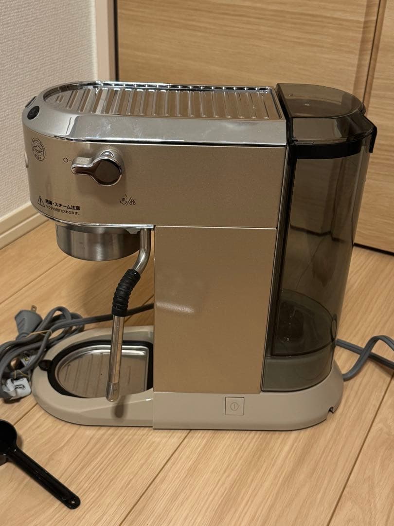 デロンギ エスプレッソ・カプチーノメーカー デディカ アルテ　EC885J