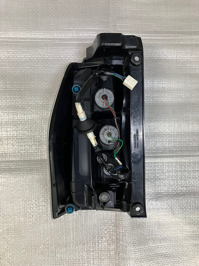 ♦︎ダイハツ★タントカスタムLA600S右純正テールランプ★インナーメッキ★良品★