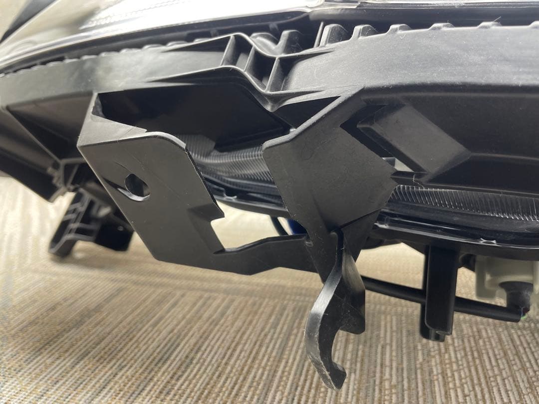 スバル レガシィBN9 BS9後期 左ライト KOITO 100-60388