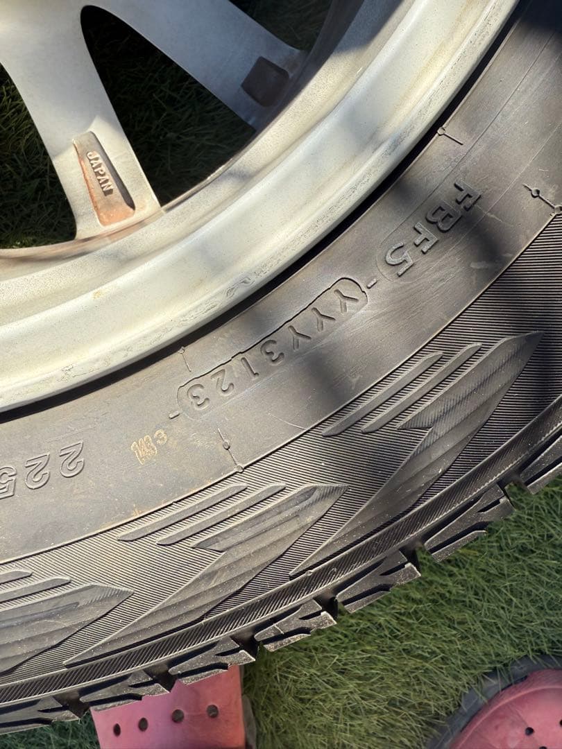 レクサス　17インチ　スタッドレスタイヤ　センサー付き　225/65R17