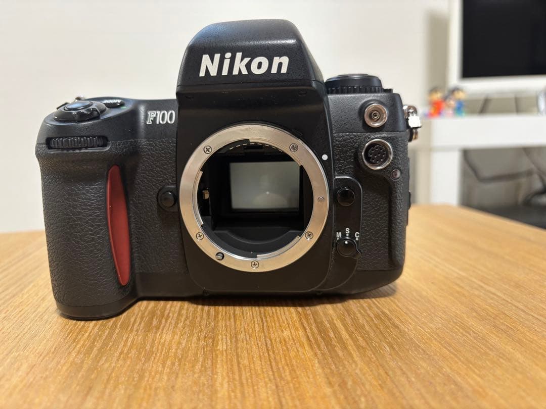 H12/5878F★美品★ニコン Nikon F100 ボディ＆レンズセット
