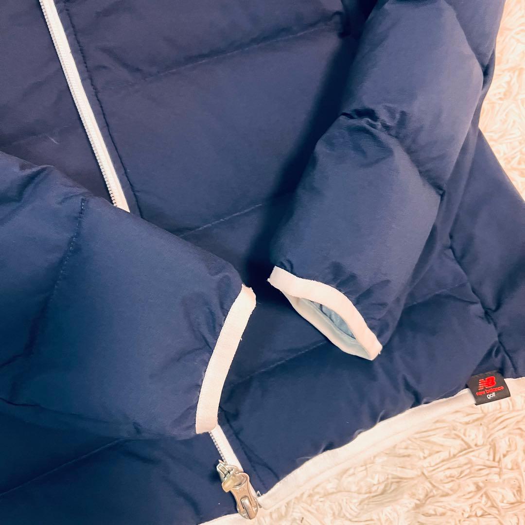 ダウンジャケット ネイビーとホワイト
