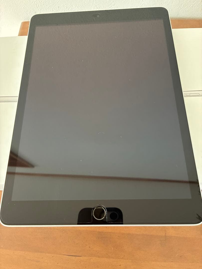 Apple iPad 第９世代　Wi-Fi 64GB シルバー