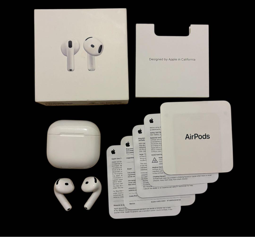 Apple AirPods 4 本体(ノイキャン非搭載)元箱・ケース・説明書付き