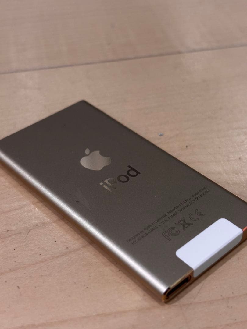 【美品】iPod nano 第7世代 16GB ゴールド A1446 ケース