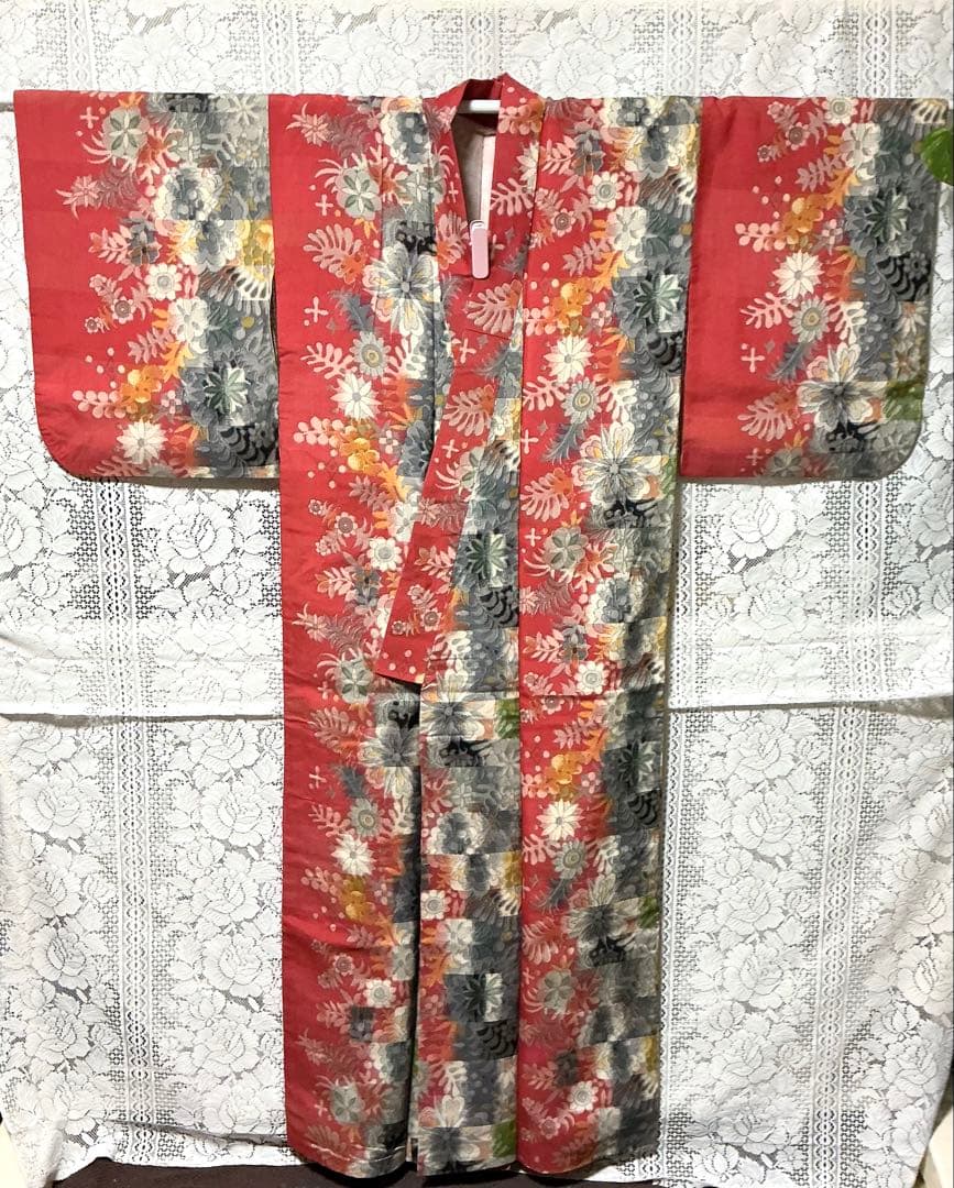 【アンティーク・希少】銘仙　着物　正絹　可愛い花柄　和装