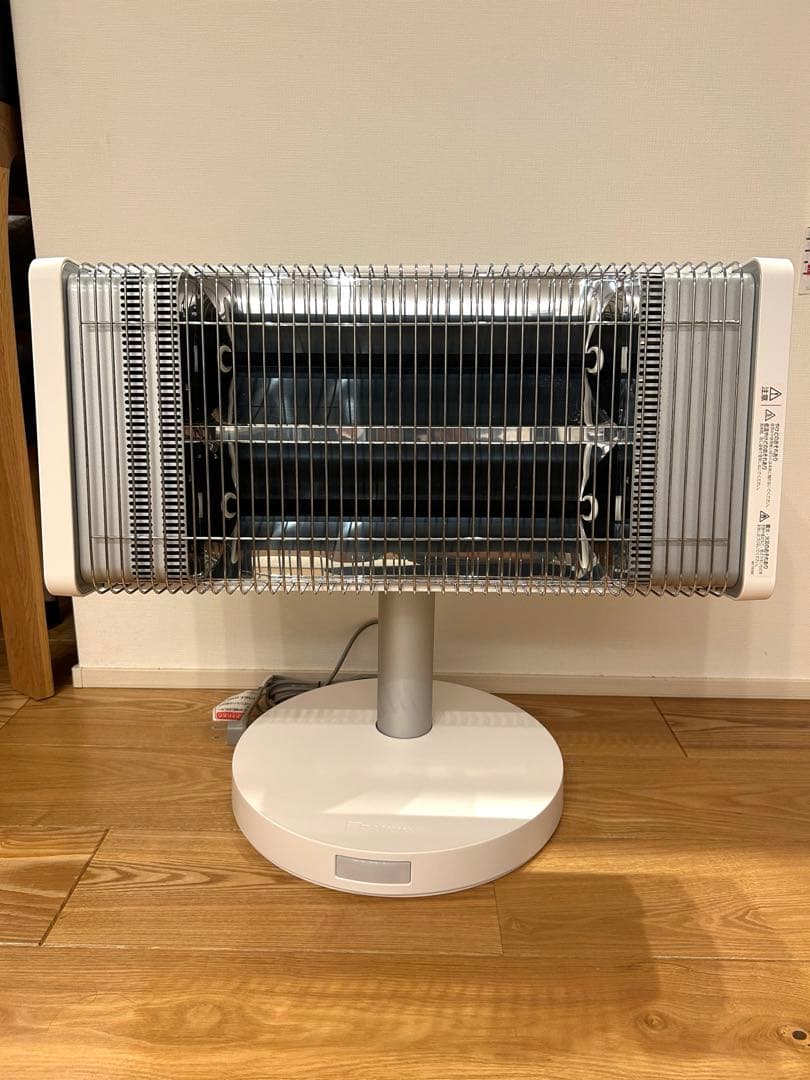 【わたあめ】ダイキン工業　遠赤外線暖房機セラムヒートERFT11VS-W