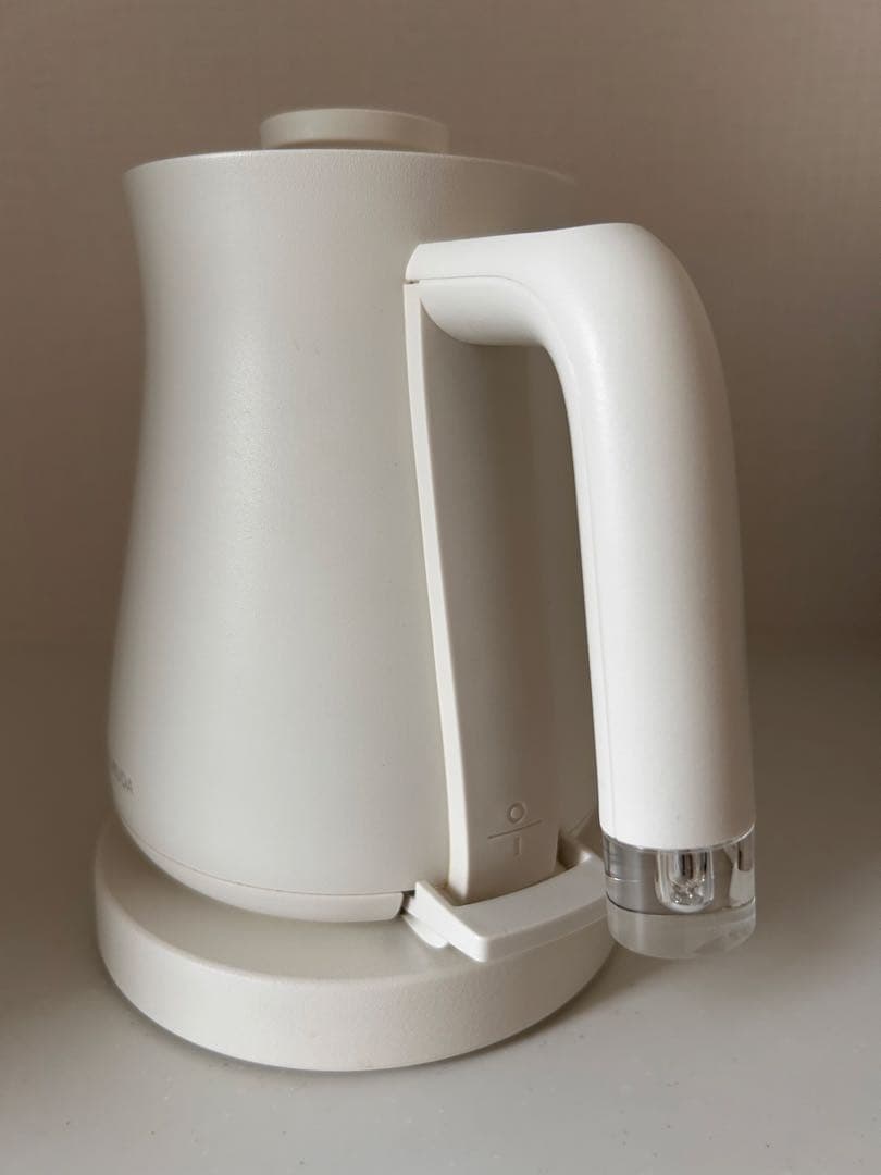 バルミューダ ケトル　ホワイト