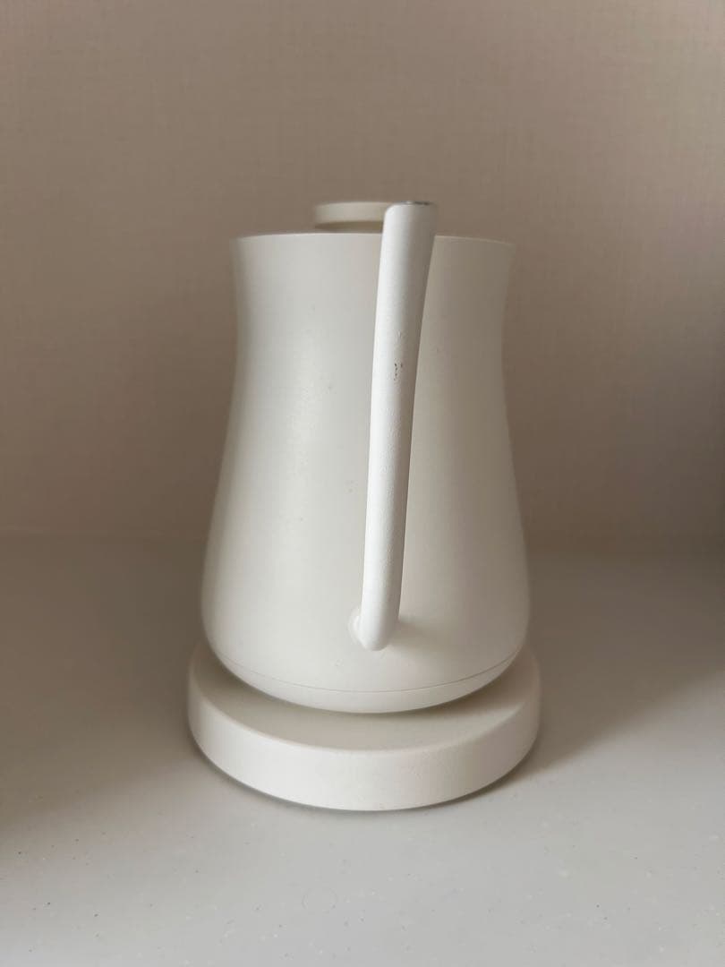 バルミューダ ケトル　ホワイト