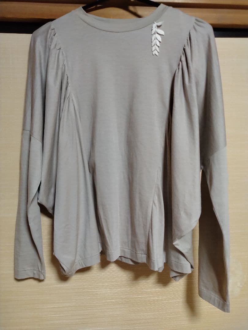 ミナペルホネン　新品未使用 長袖 フリル トップス