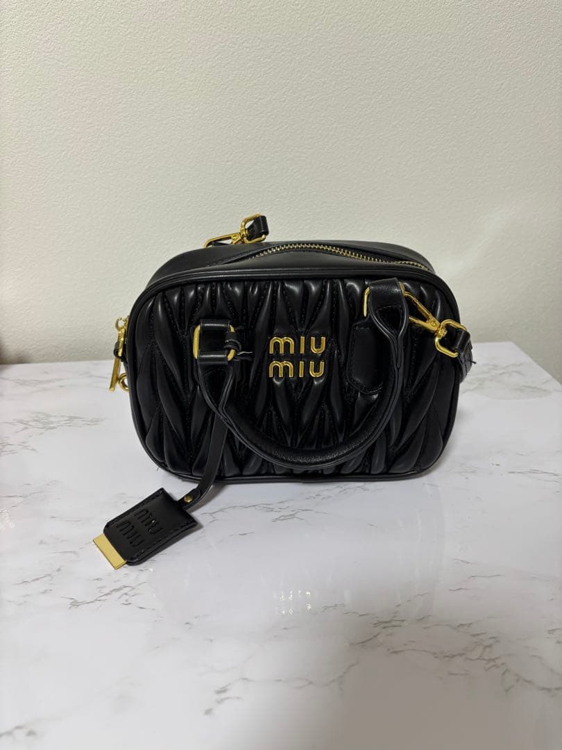 海外輸入品　miumiu バッグ