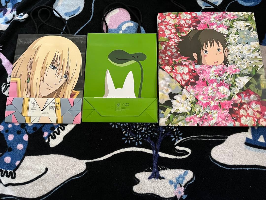 ロエベ×ジブリ　コラボ　ショッパー3点　小トトロ、千尋、ハウル