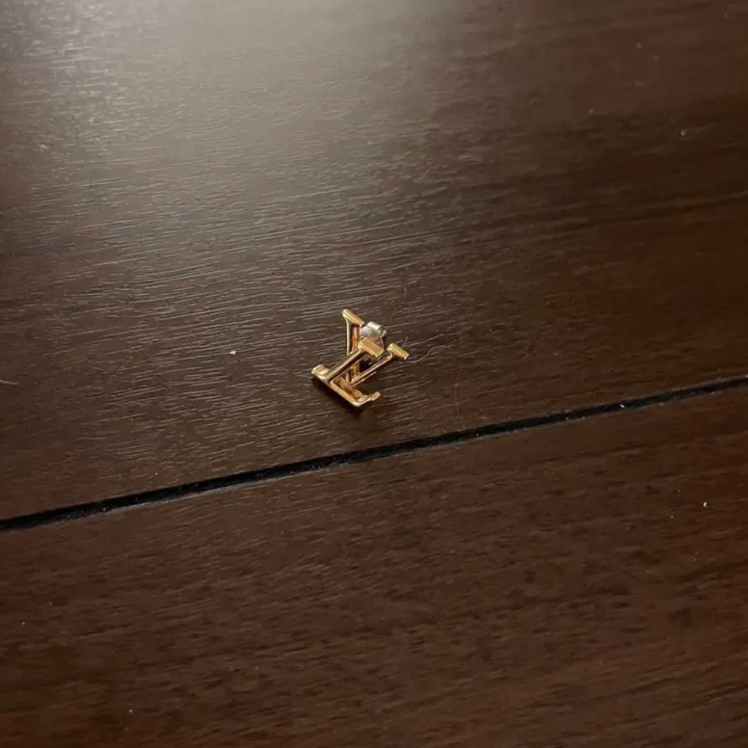 ルイヴィトン　ゴールド　片耳用ピアス
