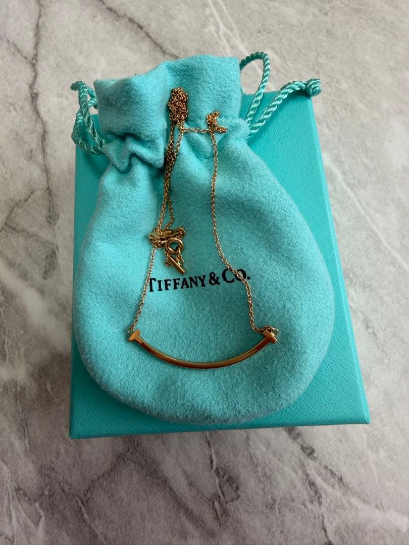 Tiffany T スマイルペンダント スモール　イエローゴールド