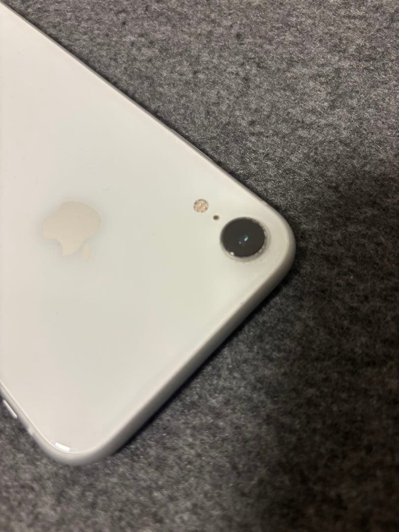 美品！iPhone XR ホワイト 128GB SIMフリー　カメラ音無し