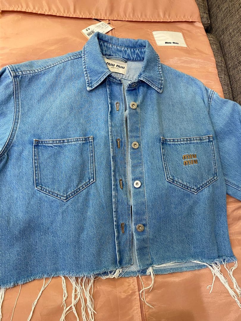 ミュウミュウのデニムジャケット