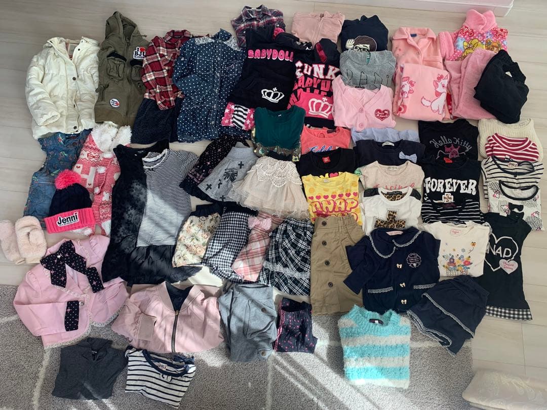 ②女の子洋服まとめ売り全５６点