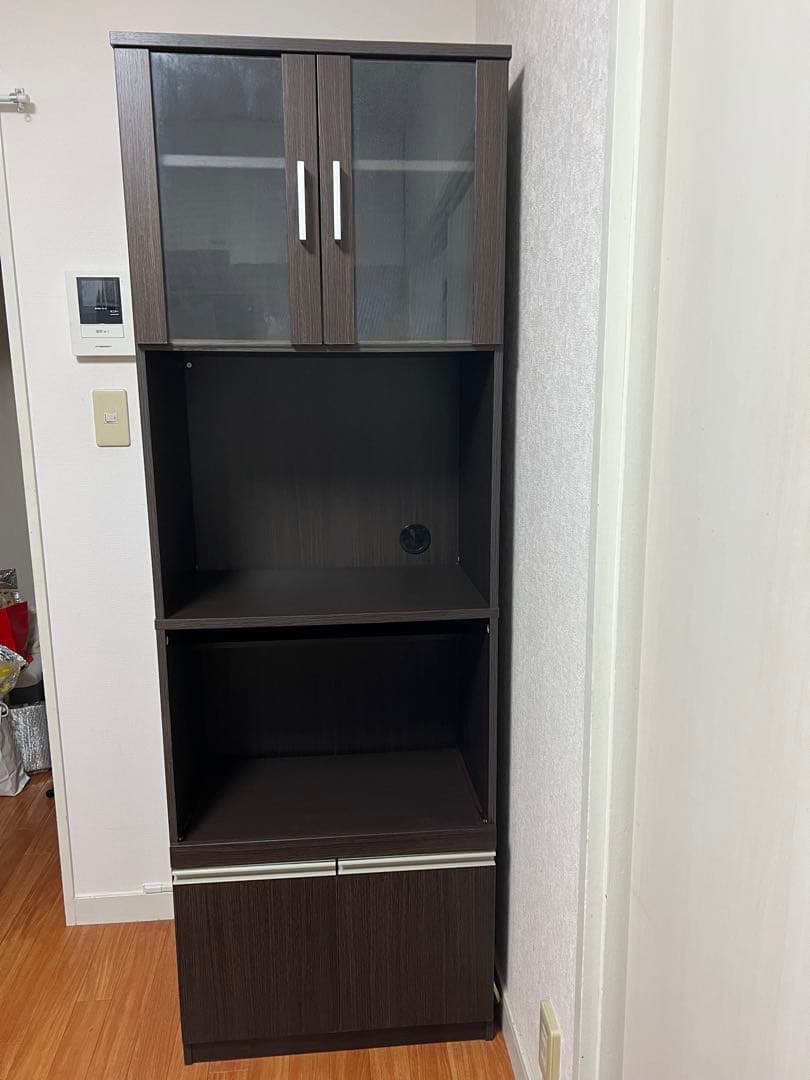 ニトリ食器棚 ガラス扉付き