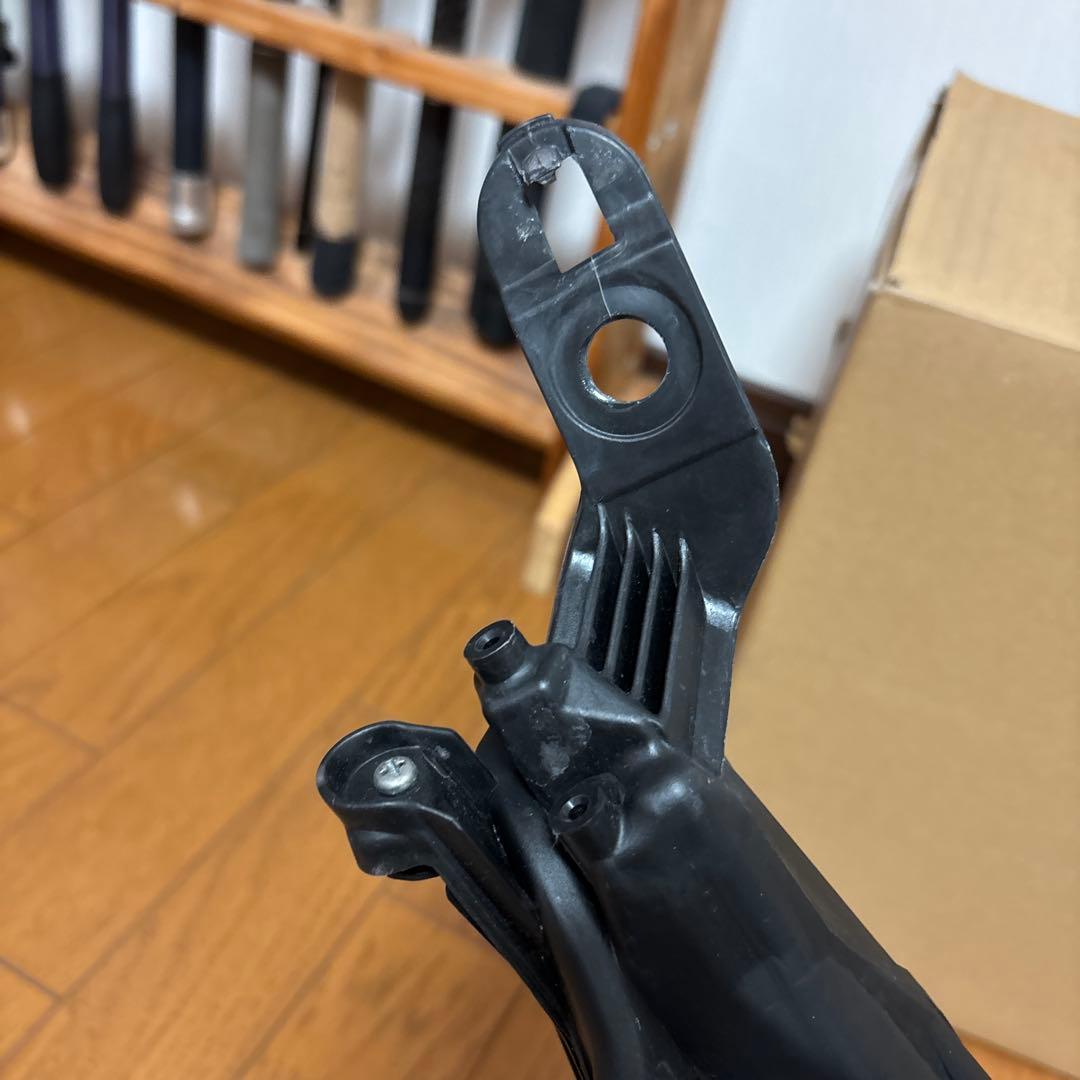 トヨタプリウス phvヘッドライト左