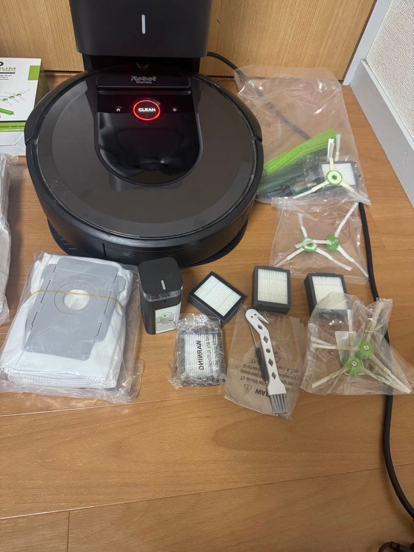 iRobot アイロボット　ルンバ Roomba ロボット掃除機　i7+